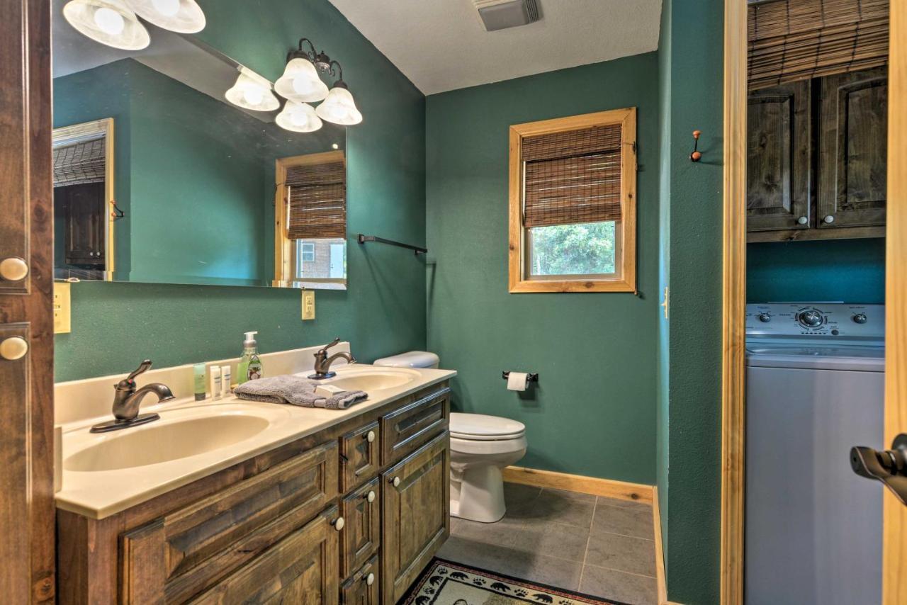 Spacious Log Cabin With Fire Pit And Game Room! Eureka Springs Exterior foto